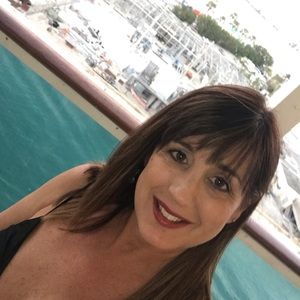 Meet your Posher, Kelli